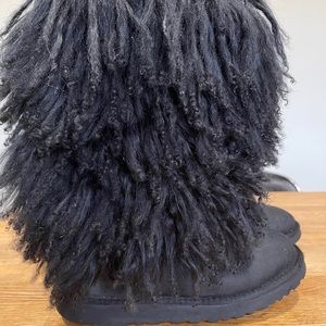 UGG LIDA BLACK FUR BOOTS